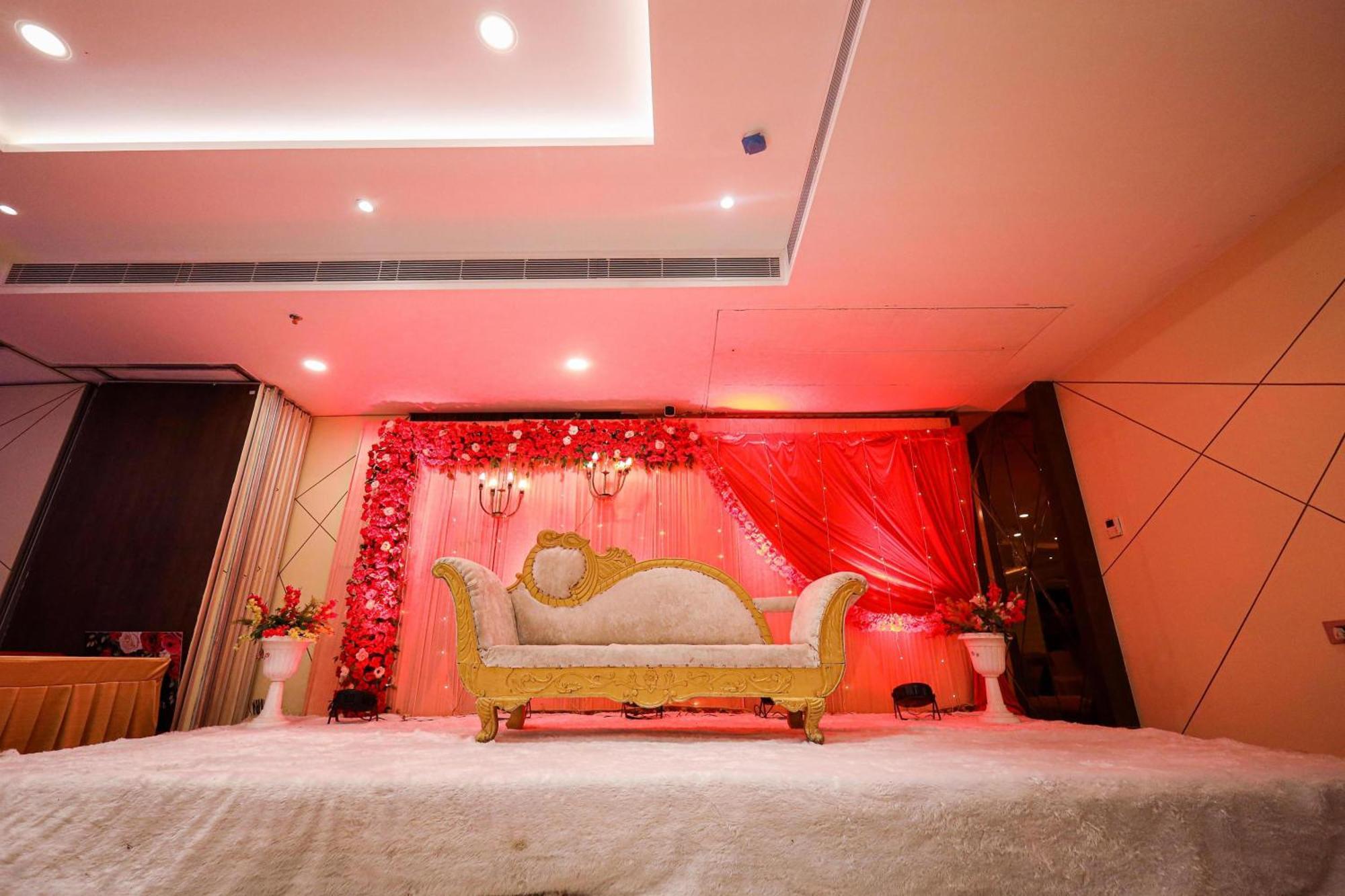 The Royal Legacy Hotel Lucknow Exterior photo